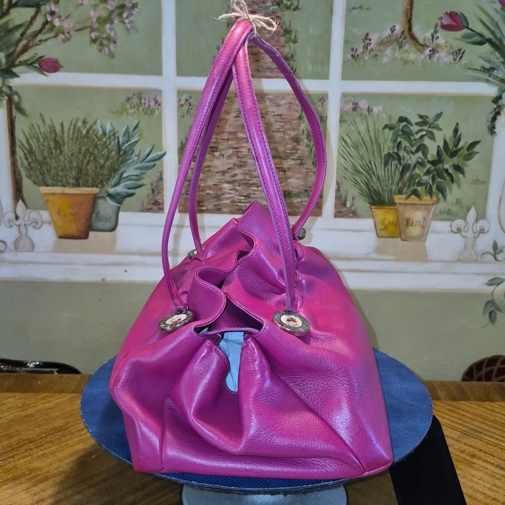 Bvlgari: Fushia Leather Twist Shoulder Bag.Very Nice Cond. L.14"xH.10"×D.9". - Picture 3 of 16
